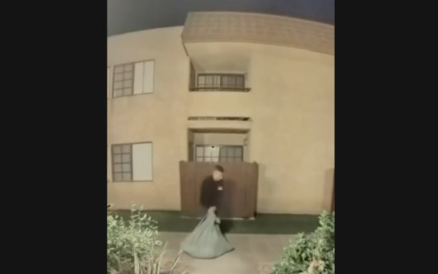 Man suspected of killing wife in Lancaster, fleeing with kids to Peru, is arrested at LAX