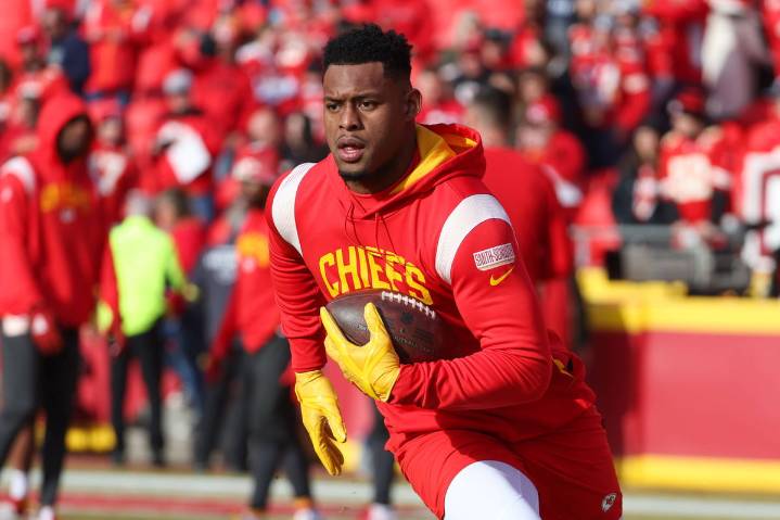 Veteran WR Juju Smith-Schuster Sends Strong Message to Chiefs Receiving Corps Following Recent Offensive Struggles Wide receiver Juju Smith-Schuster sends an uplifting message to the Chiefs' offense a