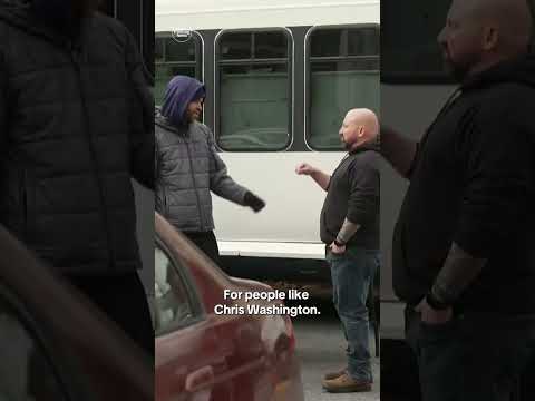 Retired officer does free laundry for the homeless #shorts