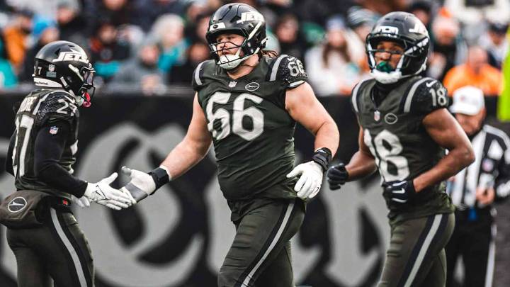 RG Joe Tippmann Striving to 'Put Better Stuff on Tape Each Week'