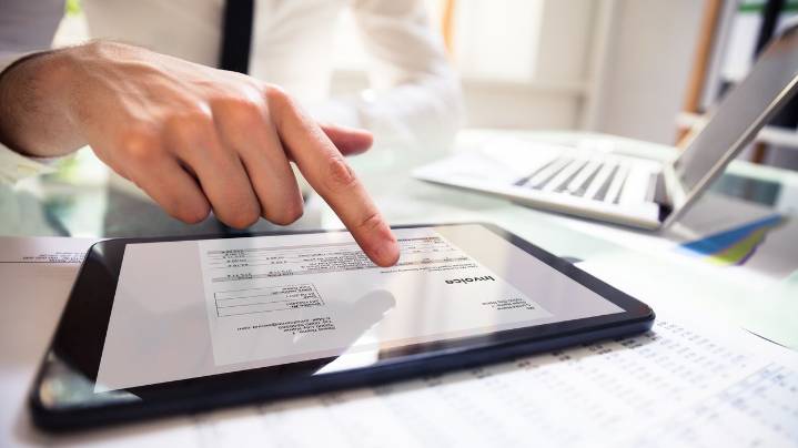 El Gobierno retrasa al 2027 la entrada en vigor de la nueva normativa de facturación electrónica