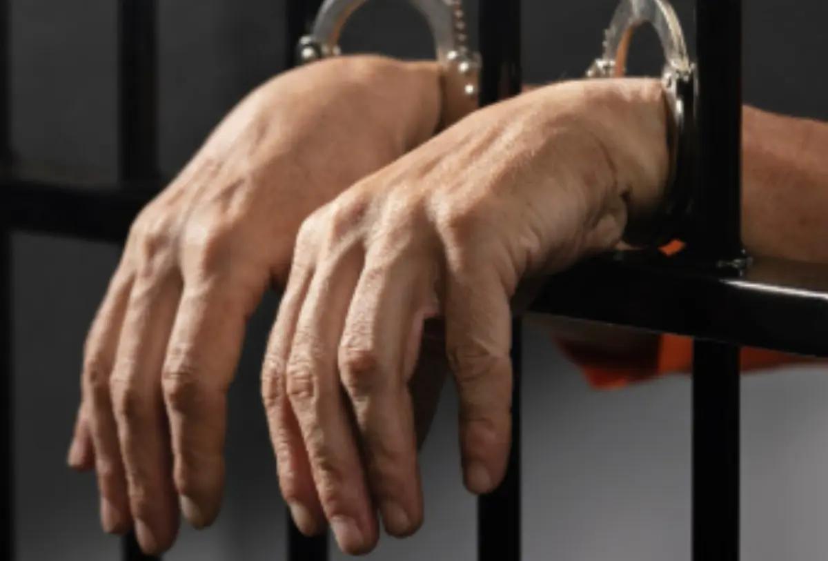 Detienen a madre y presunto agresor por abuso sexual infantil en Jalisco