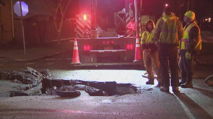 Water main break shuts down major South Buffalo road