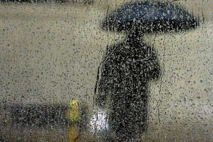 Lluvia y tormentas eléctricas en Santiago: a esta hora comienzan las precipitaciones en la capital este sábado