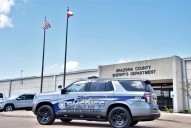 Suspected shoplifter in Pearland crashes vehicle with her 3 children inside while attempting to flee deputies