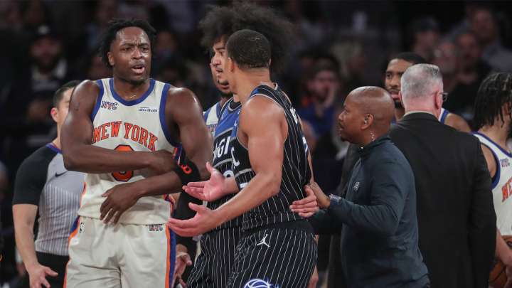 Knicks’ OG Anunoby’s 5-word mic drop on Desmond Bane chucking ball at him