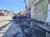 Incendio destruyó fábrica de muebles en Pescaíto y dejó viviendas vecinas en riesgo estructural