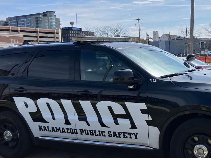 Person shot in Kalamazoo, police investigating