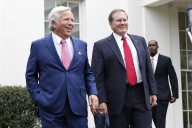 Deadspin | Robert Kraft, Bill Belichick among 5 Hall of Fame finalists
