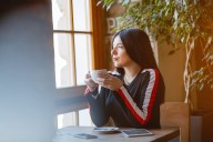 Qué significa el hábito de dejar siempre el último sorbo del café