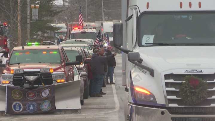 Wreaths Across America begins escort to Arlington National Cemetery