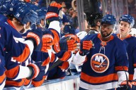 Islanders grind out ugly win over Lightning to snap losing streak