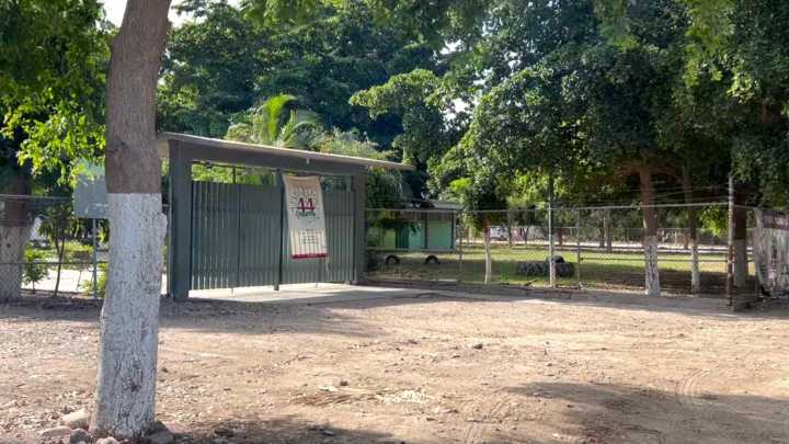 ​​Evacúan Escuela por Fuga de Amoniaco en Campos Agrícolas, en Culiacán