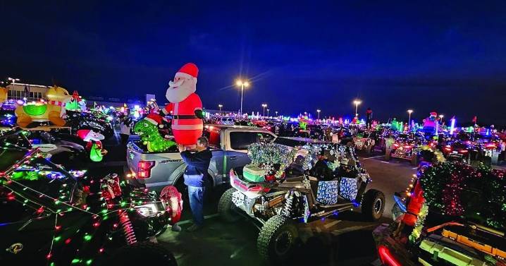 This Queen Creek holiday parade helps U.S. troops