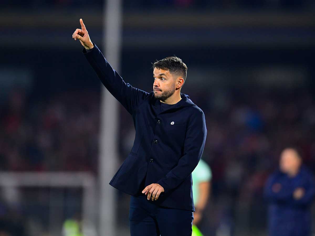 Nicolás Larcamón confía en apagar 'El Volcán'