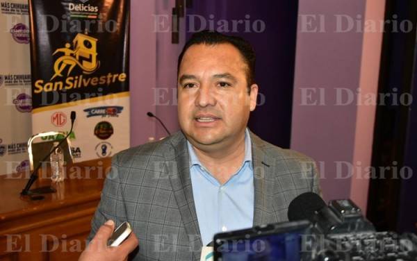 Denuncia Valenciano retén en carretera federal