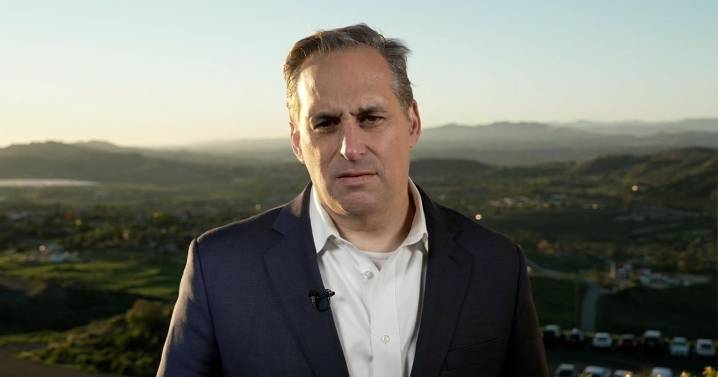 Exclusive: Boat at center of double-tap strike controversy was meeting vessel headed to Suriname, admiral told lawmakers