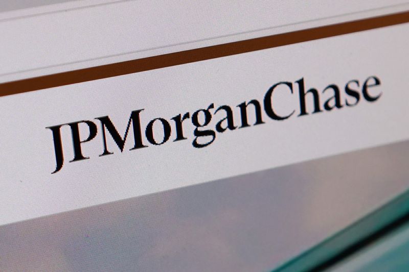JPMorgan Chase expects fourth-quarter investment banking revenue rise