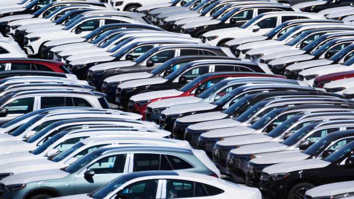 Trump proposal would weaken vehicle mileage rules that limit air pollution