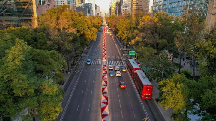 Hoy No Circula Este Lunes 1 de Diciembre de 2025 en CDMX y Edomex: ¿Qué Autos Pueden Transitar?