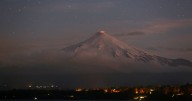 “Monitoreo y alertas no están comprometidas”: Sernageomin aclara que volcán Villarrica cuenta con más de 30 equipos operativos y red en línea para vigilancia