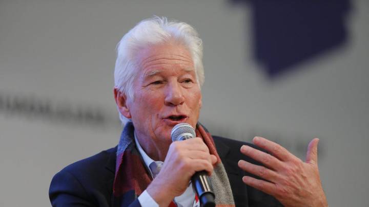 Richard Gere, tajante: "Tenemos malos líderes, asegurémonos de no permitir que los tipos malos sean nuestros representantes en el mundo"