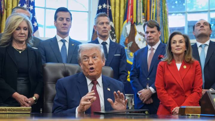 Trump to roll back Biden-era fuel economy standards that limit air pollution