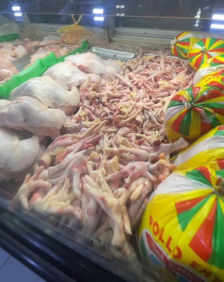 Patas e hígado de pollo contienen alta proteína y son baratos