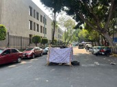 Manifestantes instalan plantón frente a Segob para exigir justicia por asesinato de activista