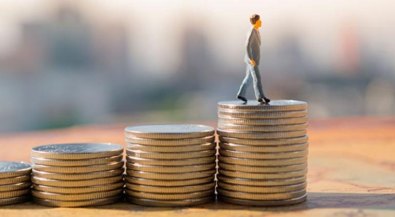 Ocho años de grandes alzas al salario mínimo: de 88 a $315🎦