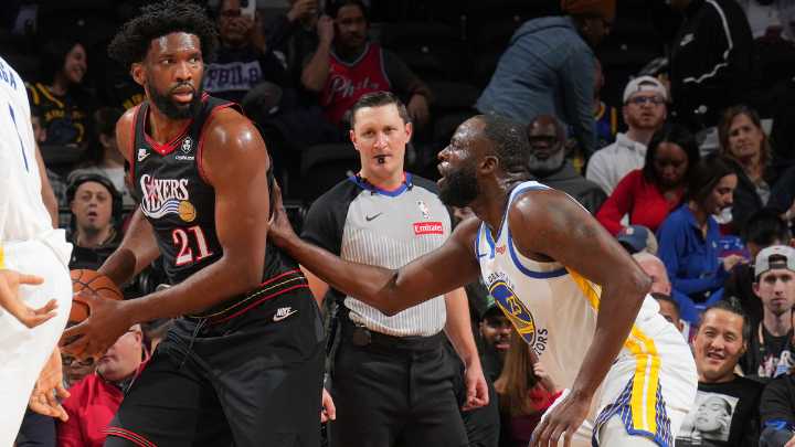 Draymond Green injures right foot, ruled out of Warriors