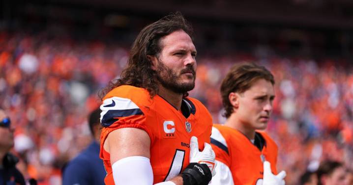 LB Alex Singleton returns for Broncos, just over three weeks after surgery for cancer