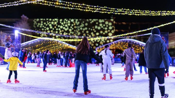 La pista de hielo cubierta más grande de Barcelona está a menos de 20 minutos del centro