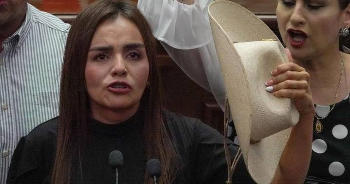 Exige Grecia Quiroz transparencia en el homicidio de Carlos Manzo