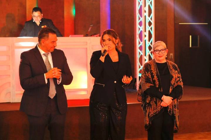 Celebra DIF su Posada Navideña