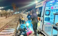 Tren le corta los brazos y una pierna a hombre que quiso brincar los vagones