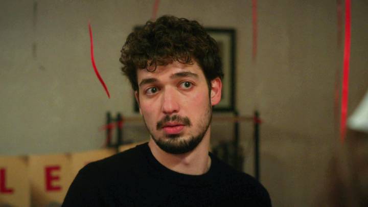 Uras se cuela en la mansión de Bahar para reconquistar a Seren y termina humillado