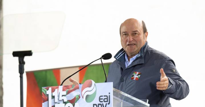 Telefónica ficha al expresidente del PNV, Andoni Ortuzar