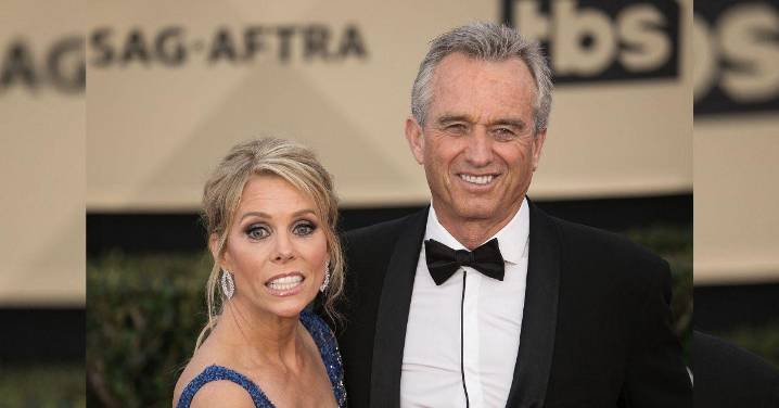 Cheryl Hines’ Shocking Marriage Confession Revealed