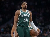 Milwaukee no escucha ofertas de cambio por Antetokounmpo