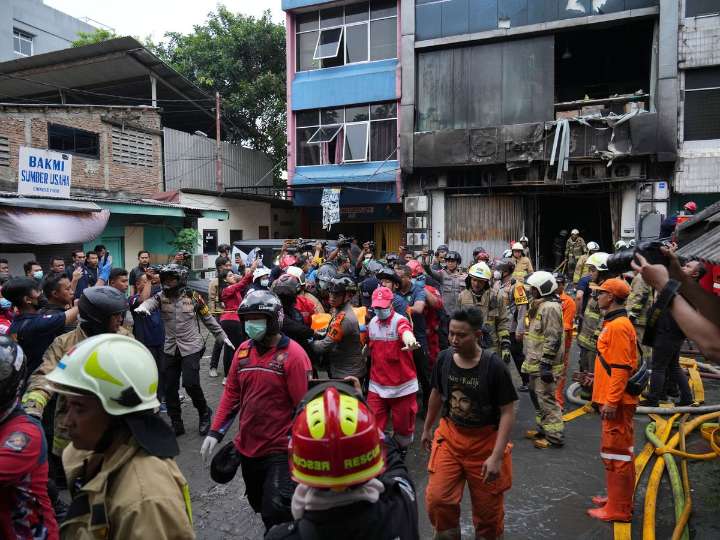 Office building fire in Indonesian capital leaves 22 dead