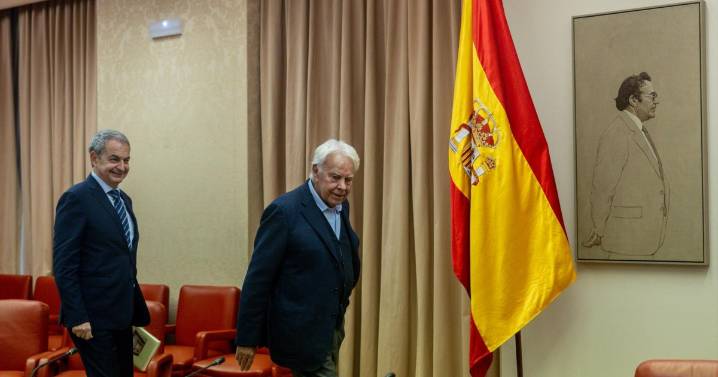 Felipe González: «Hoy he venido a hacerle un homenaje a Rubalcaba, en un día tan complicado, tan difícil, tan horrible»