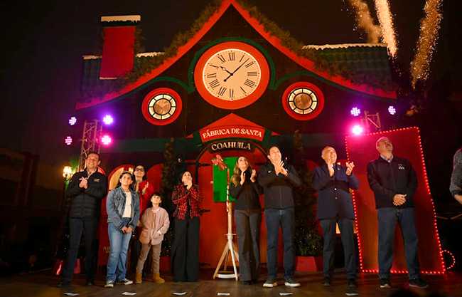 Llega a Saltillo la magia navideña con el encendido de Villamagia 2025