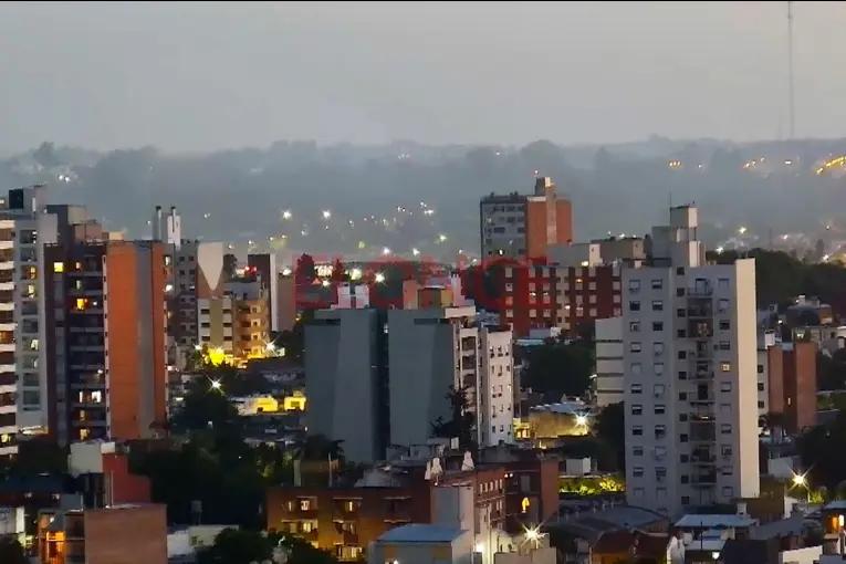 Imágenes: una densa humareda se pudo ver en la zona oeste de la ciudad de Paraná