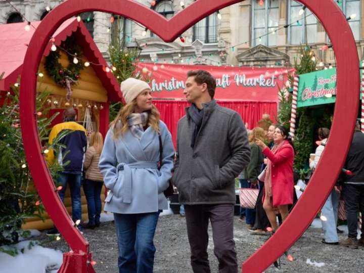 Michigan city offers ‘storybook’ setting for Hallmark holiday romance movie, report says