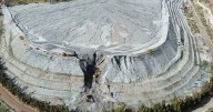 Mapean los más de 800 relaves mineros en Chile y alertan que 80% están inactivos o abandonados pero siguen contaminando