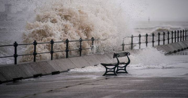 Storm Bram flood warnings: 21 UK areas on alert as 85mph winds and 100mm rain hit