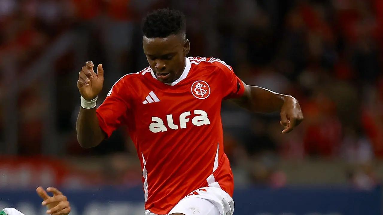 Vea el gol de Johan Carbonero con Inter de Porto Alegre frente a Bragantino; puso la puntilla final