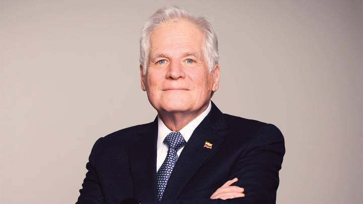 Miguel Uribe Londoño estaría pensando en renunciar a su precandidatura en el Centro Democrático y apoyar a Abelardo de la Espriella