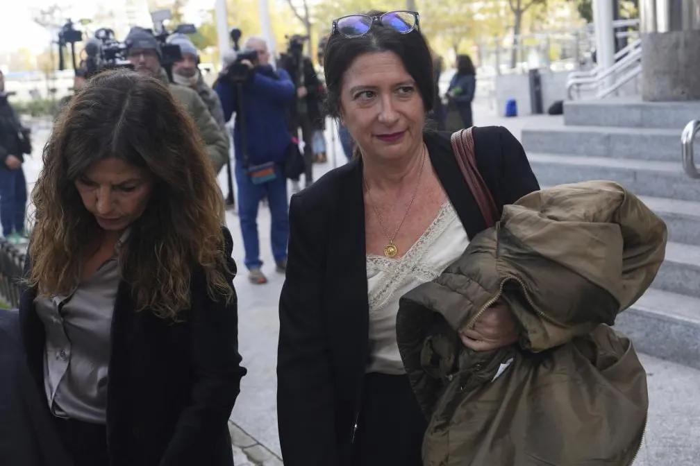 La UCO atribuye a la 'fontanera' Leire Díez y a Antxon Alonso gestiones para conseguir el rescate de una compañía vasca de tubos de acero a cambio de comisiones